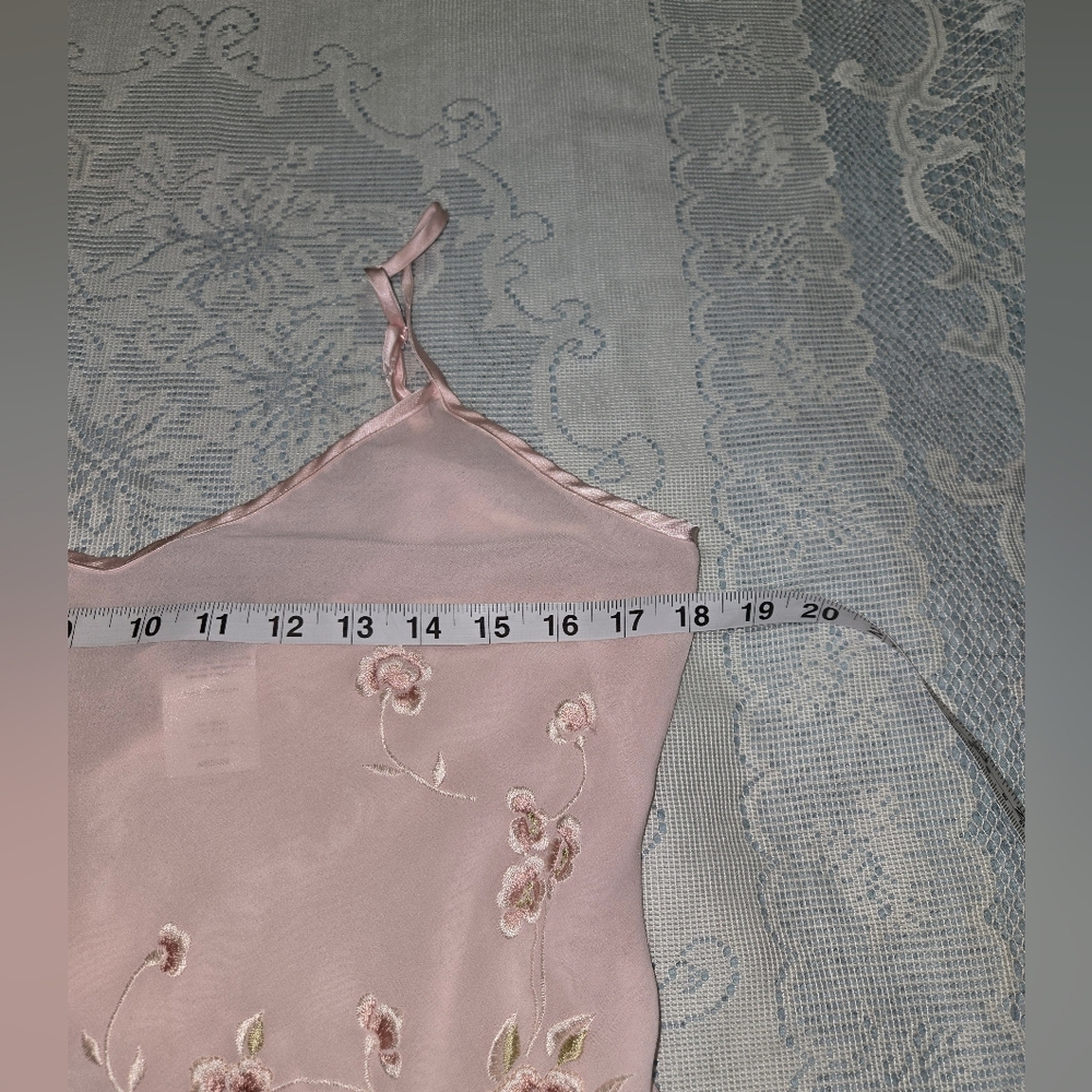 Calyfornia Dynasty Blush Floral Embroidered Chemise Sz M 100% Polyester - Picture 7 of 9